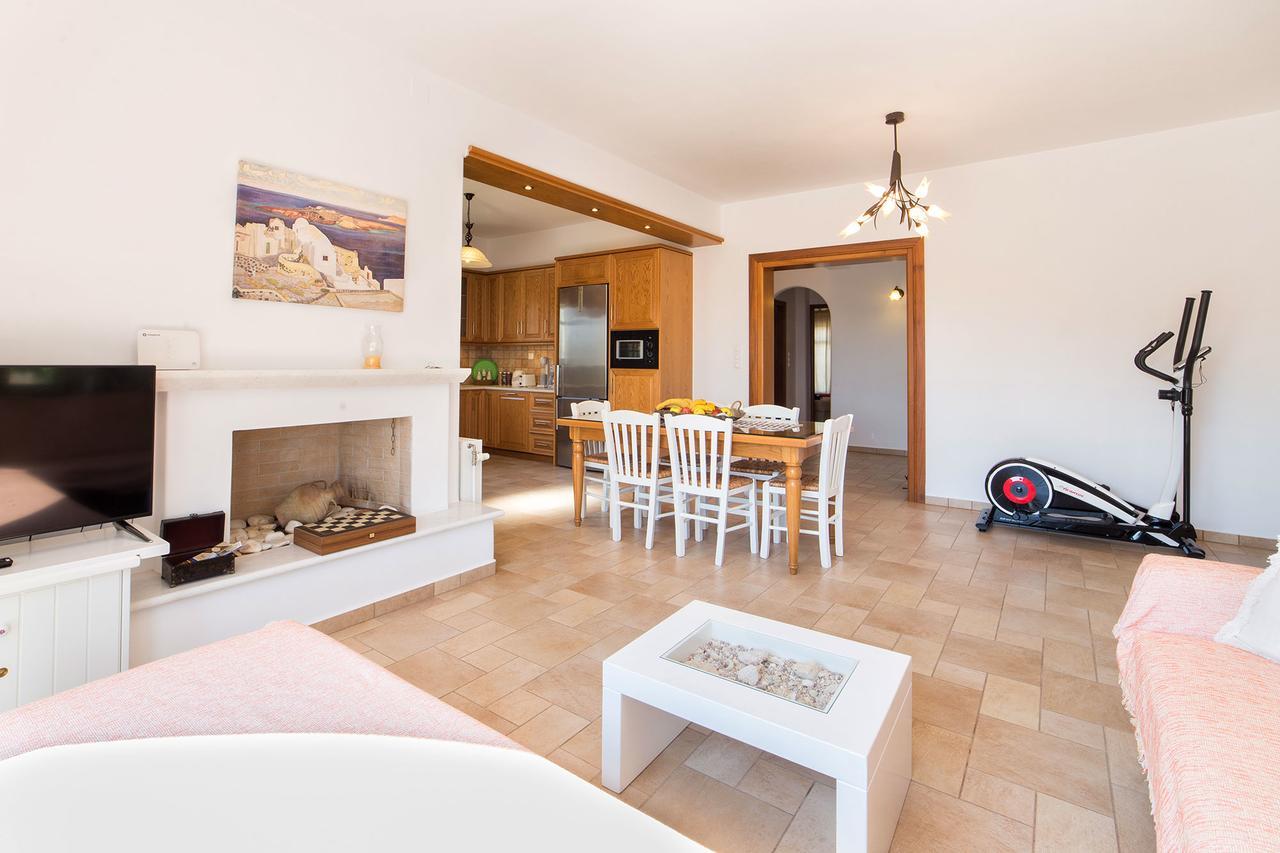 Villa San Dimitrio House On The Beach Logaras Exteriör bild